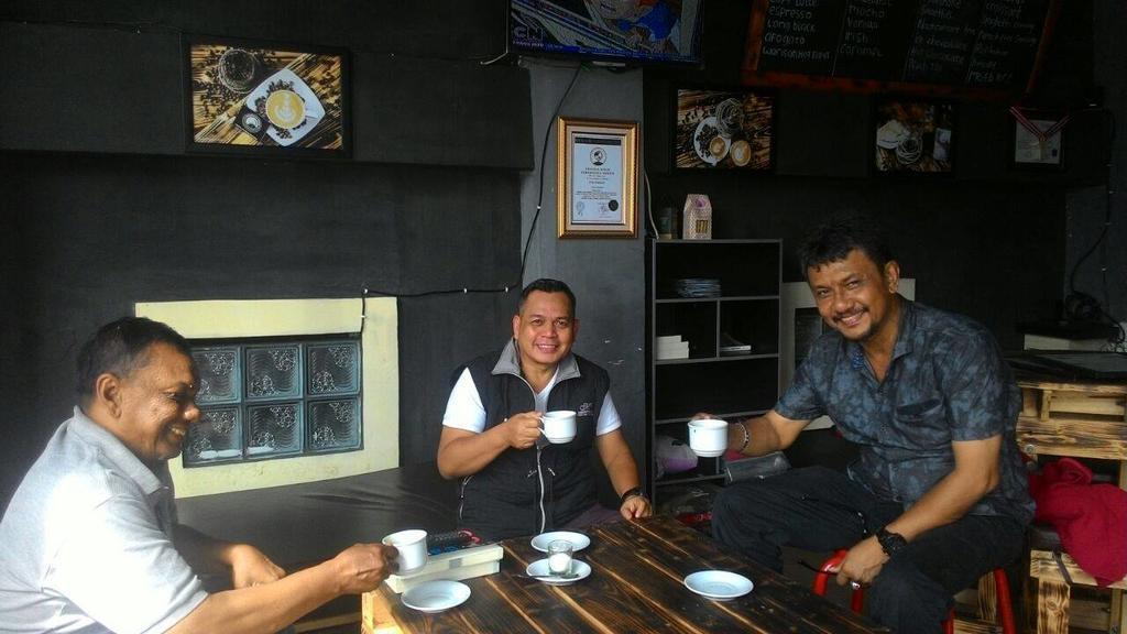 Zameena Guest House Cimahi エクステリア 写真