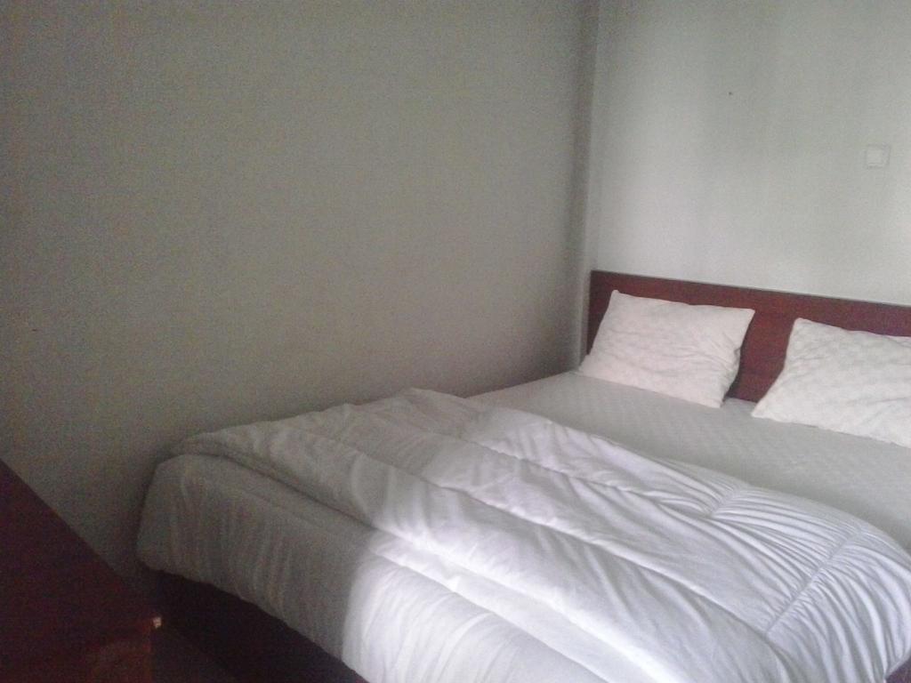 Zameena Guest House Cimahi エクステリア 写真