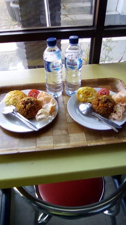 Zameena Guest House Cimahi エクステリア 写真